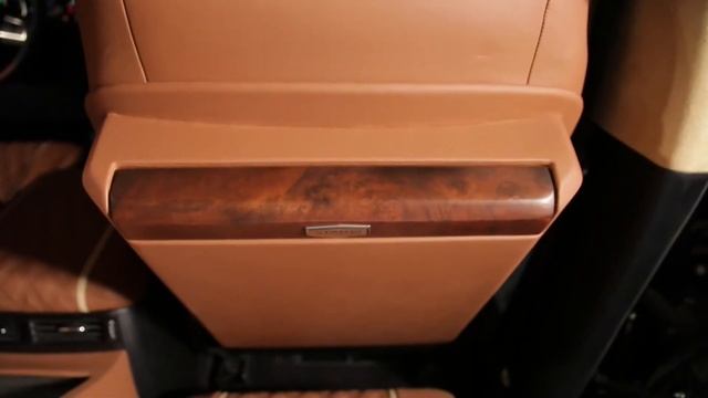 Тюнинг салона Lexus LX450D, установка комфортного дивана. смотреть онлайн