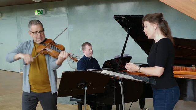 Brahms, Geistliches Wiegenlied, Zwei Gesänge op 91 no. 2, with Trio Forsström, Mårtensson, Smith смотреть онлайн