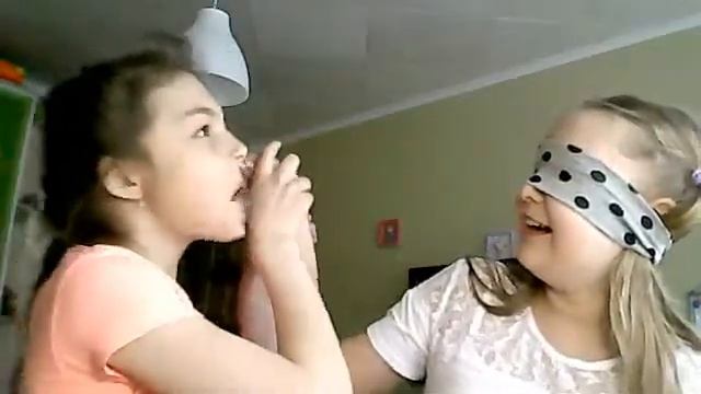 Challenge Макияж с закрытыми глазами. Рисуем Алину смотреть онлайн