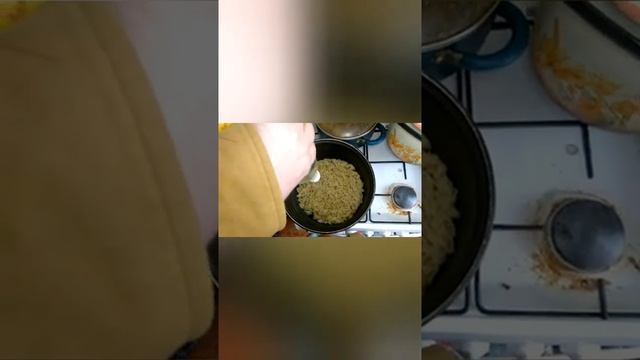 Колбаса с отварными макаронными изделиями / Суп гороховый