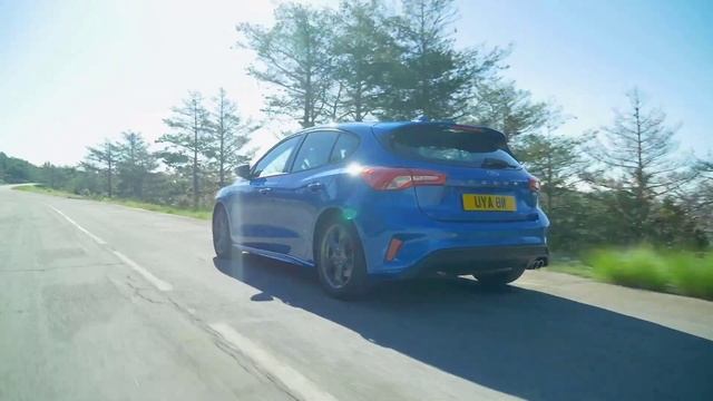 2019 Ford Focus ST-Line Driving, Exterior and Interior смотреть онлайн
