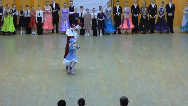 Танец Деда Мороза и Снегурочки смотреть онлайн