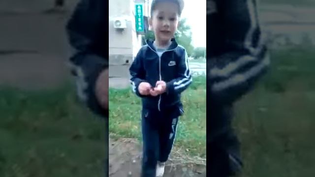 в бассейне игрушки колесо обозрения Тайная жизнь домашних животных Мистер Макс, спинер, Mister Max смотреть онлайн