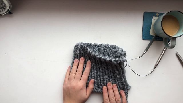Шапка спицами из толстой пряжи. Мастер класс смотреть онлайн