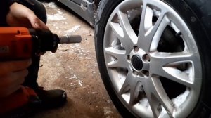 Ударный аккумуляторный гайковерт YATO