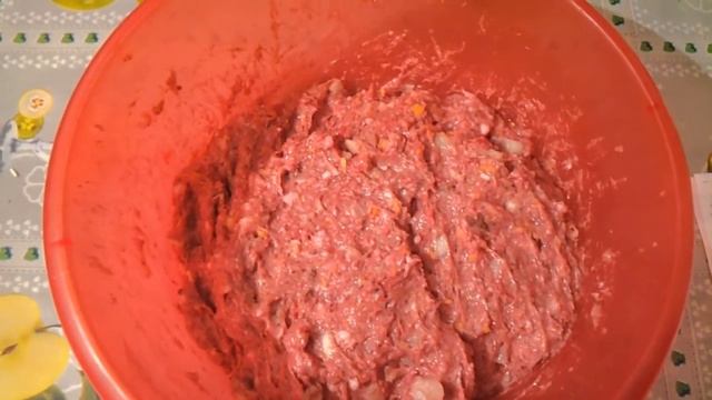 Тефтели в сметанном соусе. Делаем привычное вкусным! смотреть онлайн