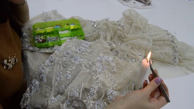 клеевые стразы смотреть онлайн