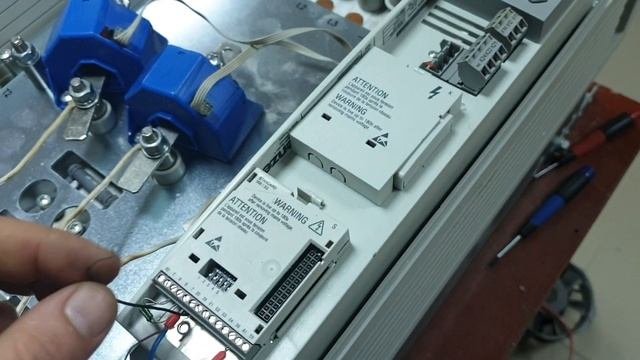 Ремонт частотного преобразователя Lenze 8200 45 кВт в WWW.КИПлаб.РФ +79054188772 смотреть онлайн