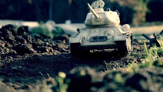 T-34/85, RC Model 1/16, Tank Test, Trumpeter T-34/85 With Snow Defilade, Outdoor Test!