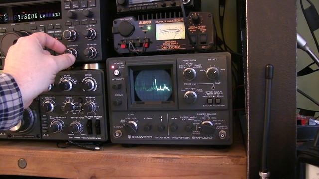 #250: Kenwood SM-220 Station Monitor Demo / Overview смотреть онлайн