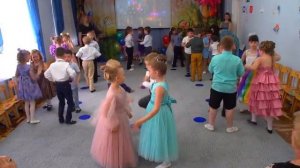 "Полька четверками" ( №13) на выпускном.Музыкальный руководитель Евтодьева Алла