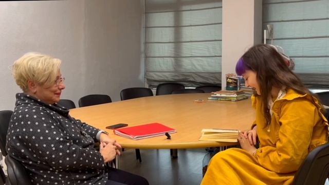 Интервью с педагогом-библиотекарем Еленой Валентиновной Рыковой. Команда school1317 "Медиа лабиринт" смотреть онлайн
