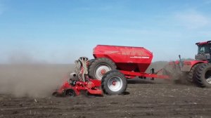 Пропашная сеялка HORSCH Maestro с трактором К744 в Пензенской области.