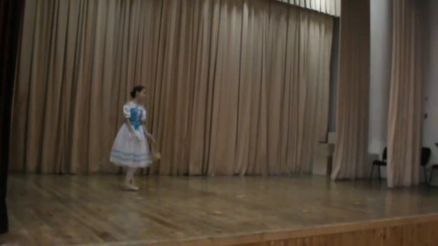 Sur la scène. Répétition. "Papillon à Polka" смотреть онлайн