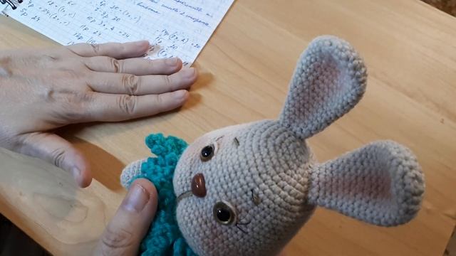 Пасхальный зайка. Диктант мк. Оговорка: ПРИ ВВЯЗЫВАНИИ ГОЛОВЫ БЕРЁМ ЗЕЛЁНЫЕ ПЕТЛИ ЗА ПЕРЕДНИЕ СТЕНК смотреть онлайн