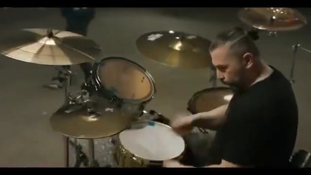 Street Spirit (Fade Out) - These Grey Men featuring M. Shadows & Tom Morello смотреть онлайн