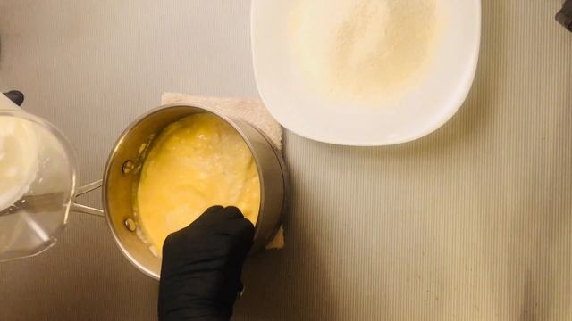 Готовить просто / Пышный манник / Манный пирог на сметане смотреть онлайн