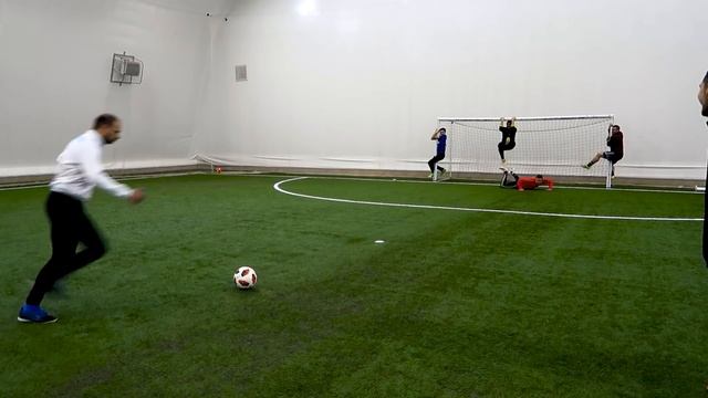 4 ТУПЫХ ВРАТАРЯ В ВОРОТАХ ОДНОВРЕМЕННО // ft. Герман, Федос, Кефир, Финито, Сибскана смотреть онлайн