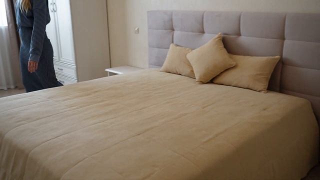 ШТОРЫ НА ЭРКЕРНОЕ ОКНО ? Дизайн интерьера спальни и гостиной Шторы с ламбрекеном на заказ в гостину смотреть онлайн