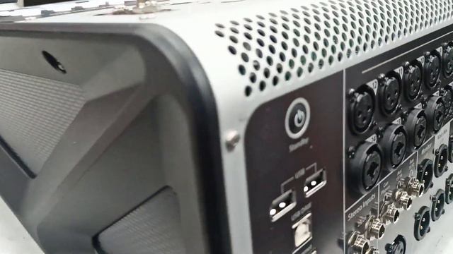 QSC:: Touchmix30pro  Digital Mixer