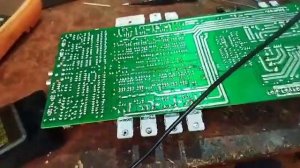 автомобильный усилитель сгорели транзисторы в преобразователе, глюки в tl494 плавает частота шим