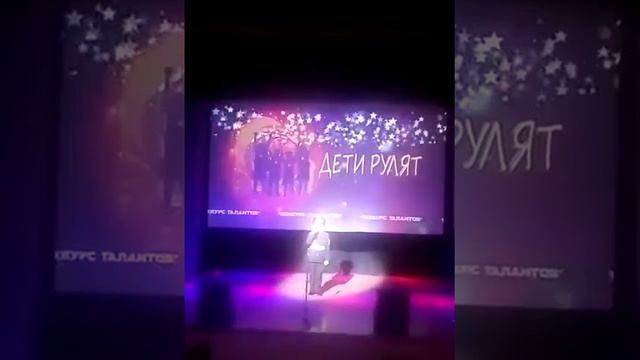 Поет Богданчик,голос-чудо! смотреть онлайн