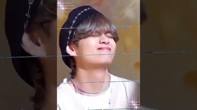 Ким Тэхён?Невозможно не улыбнуться увидев Тэхёна???голосуем за Тэхёна(ссылки в коммент.)??? смотреть онлайн