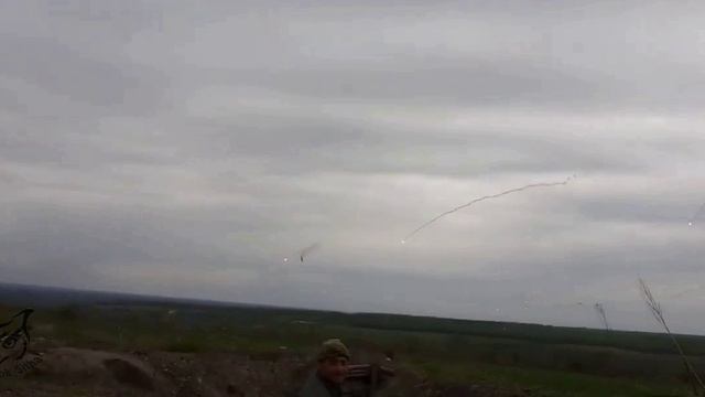 Работа российских штурмовиков Су-25 на луганском направлении..mp4 смотреть онлайн