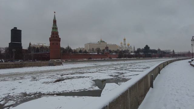 Москва-река \ Moscow River смотреть онлайн