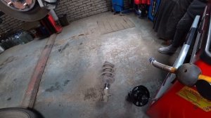 Камри 70 2.5 18г.в. 34000км. Замена амортизаторов/Амортизаторы от гибридной Камри.