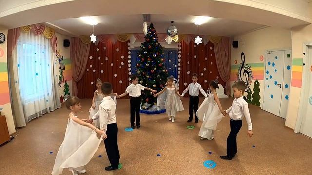 Снежный вальс, танцевальный коллектив "Капитошка" МАДОУ детский сад № 39 смотреть онлайн