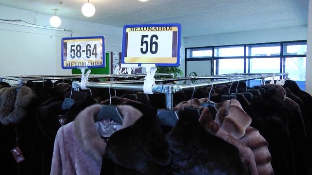 Рождественская ярмарка-распродажа открылась в Речном вокзале смотреть онлайн