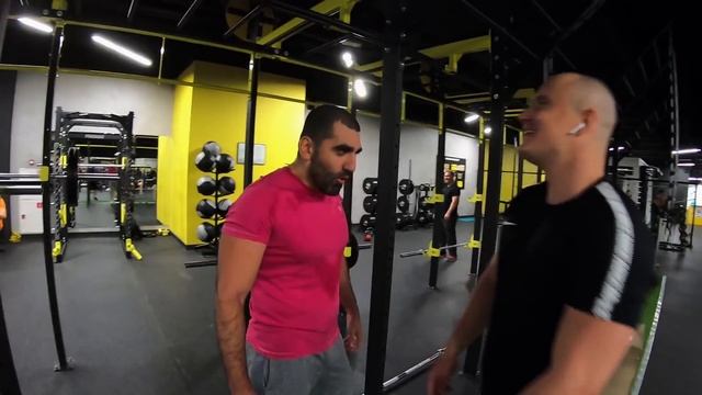 МНОГОПОВТОРКА."Старики" ЗАРУБИЛИСЬ смотреть онлайн