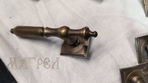 Ручка латунная для объектов реставрации, в ресторан, кафе, гостиницу - Удлиненная. От Магрел.