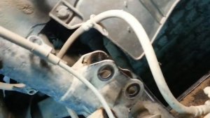 Toyota Opa особенность замены передних стоек.