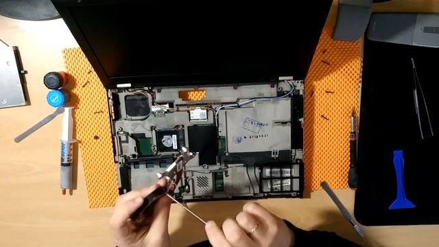 Разборка и чистка / замена термопасты /смазка кулера Lenovo ThinkPad T430 смотреть онлайн