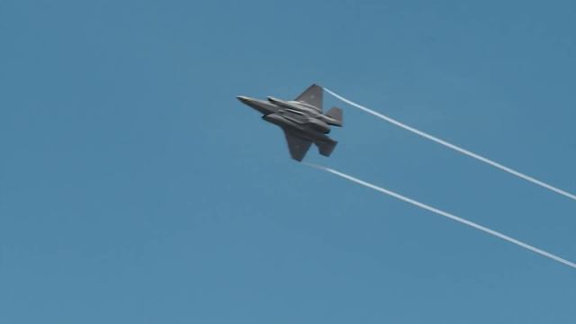 F-35 Williamtown - Raw Footages Compilation смотреть онлайн