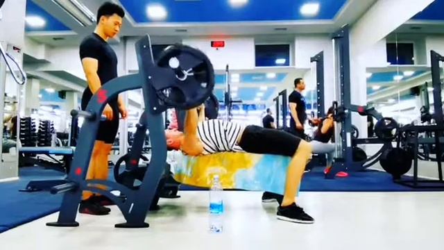 Жим лёжа 100кг на 18 повторений ??? смотреть онлайн