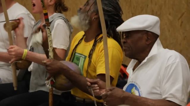 mestre joão grande and mestre cobra mansa, capoeira angola easter meeting berlin 2011 смотреть онлайн