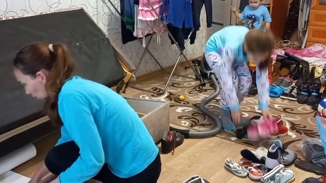 Уборка// Расхламление обуви// Мотивация на уборку// смотреть онлайн