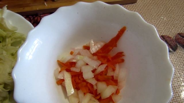 Борщ с жаренными карасями.Его можно есть холодным!!! смотреть онлайн