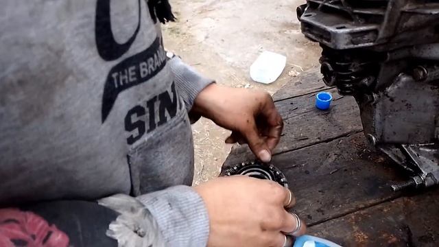 cambiando reten de caja de 4ta de renault trafic смотреть онлайн