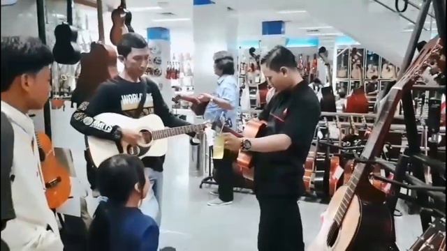MG sport & music BLOK M - TEST GITAR CORT || ABETAvlog смотреть онлайн