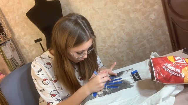 РИСУЮ НА ОДЕЖДЕ!!!! ~ tsyywwjj кастом на футболке смотреть онлайн