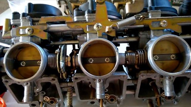 Yamaha YZF R1 1999 Carb Service. Carb 1.5 - 2