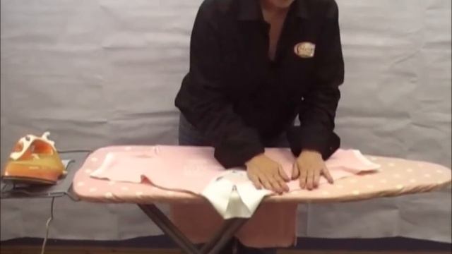 How to Iron a T Shirt or Polo Shirt смотреть онлайн