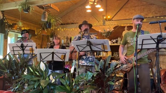 Liquid Lunch | Caro Emerald