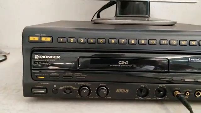 Pioneer CLD-V860 Laser Karaoke LaserDisc Player смотреть онлайн