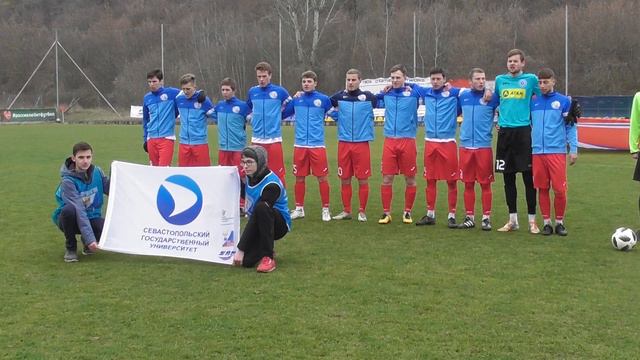 Футболисты СевГУ поют гимн Города-Героя Севастополя на домашнем турнире НСФЛ смотреть онлайн