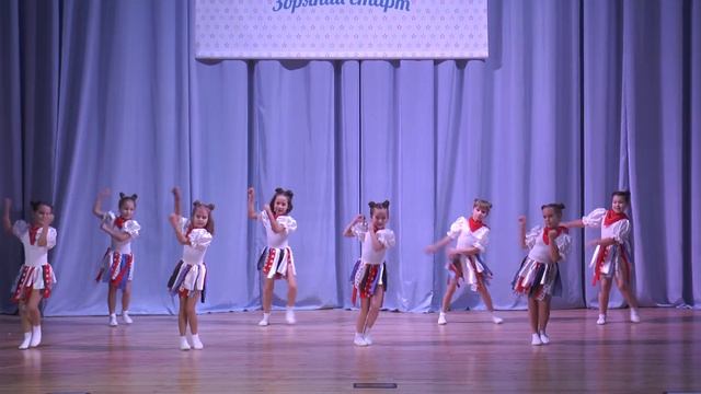 Ковбойки на прогулке) Премьера танцевального номера на "Звездном старте". Возраст 7 лет смотреть онлайн